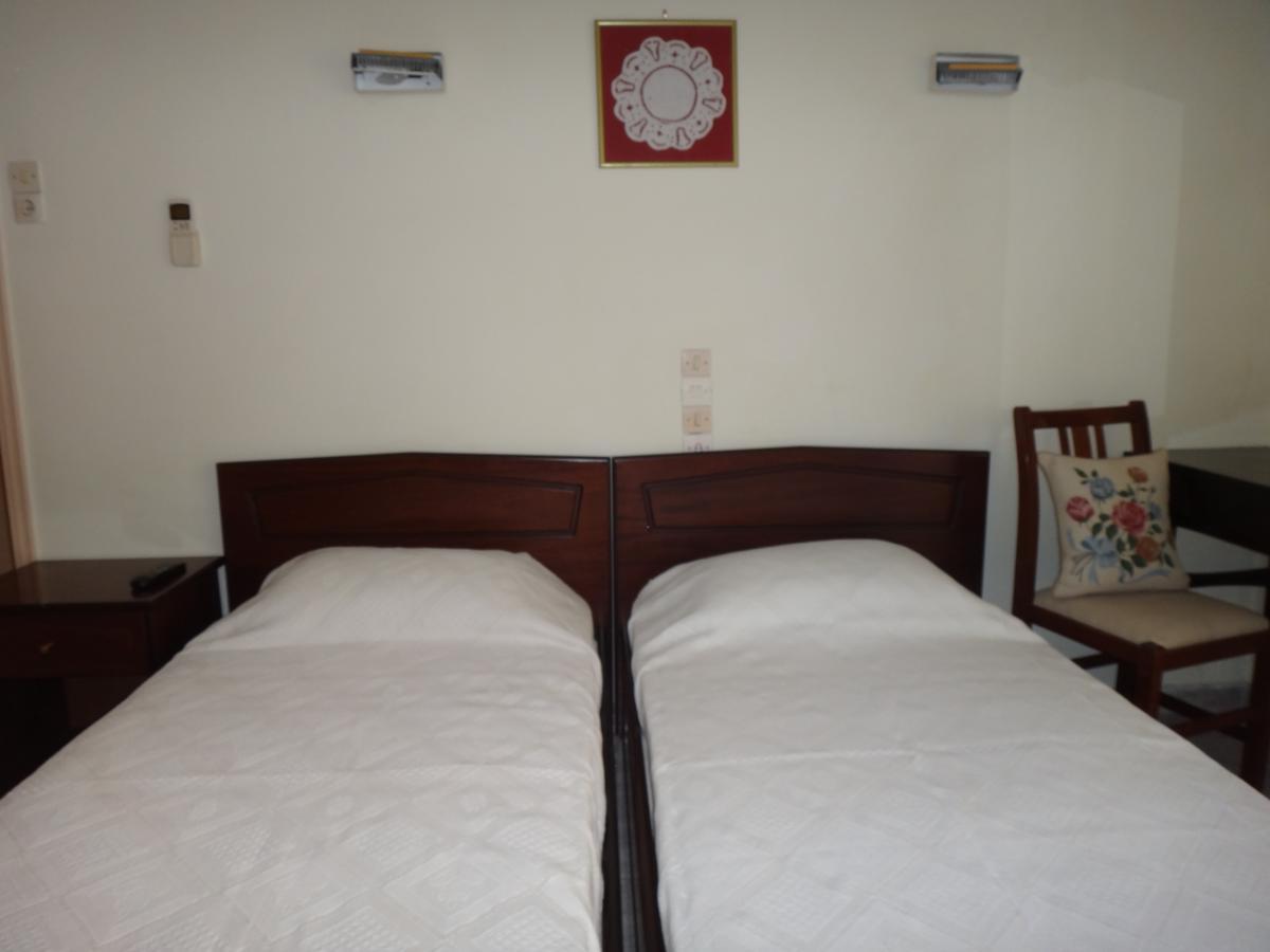 Oceanis Hotel Лутра Едипсу Екстериор снимка